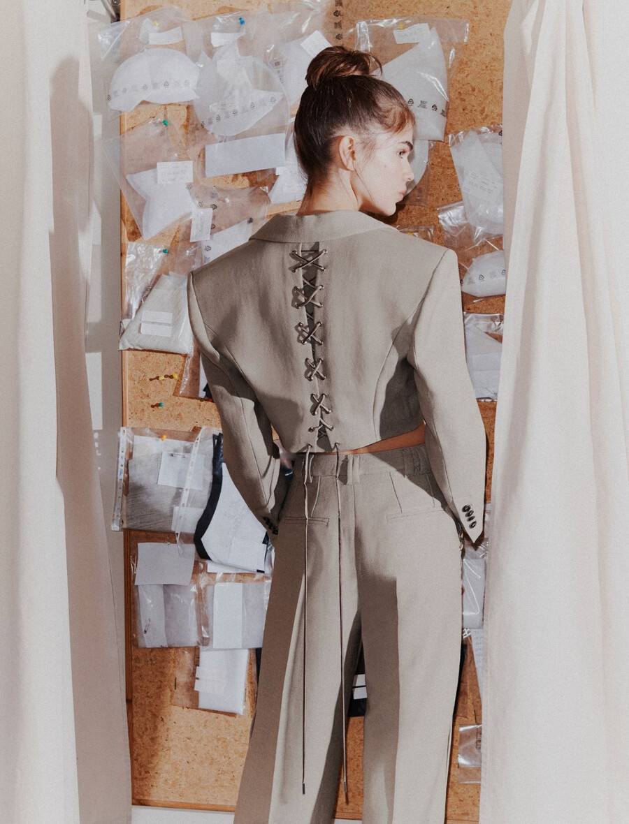 blazer court à lacets - gris clair